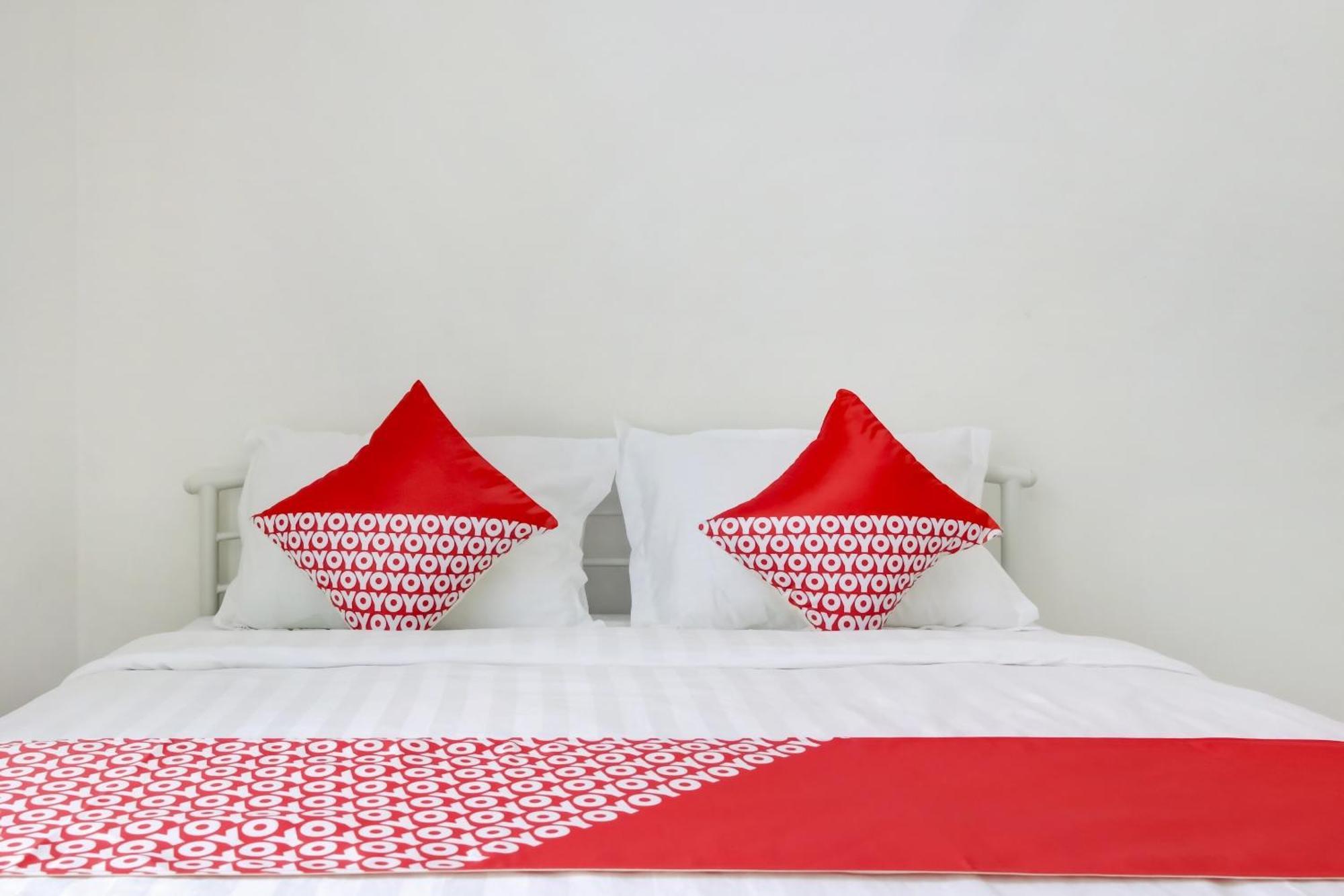 Hotel O Panakkukang Near Mall Panakkukang Formerly Golden White House Makassar Eksteriør bilde